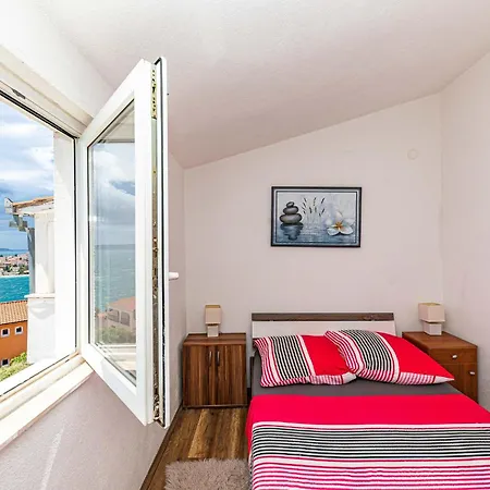 Beautiful In Okrug Gornji Apartment Trogir
