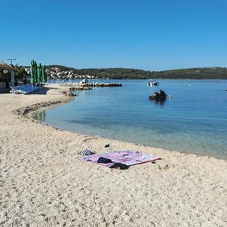 Apartman Beautiful In Okrug Gornji Trogir